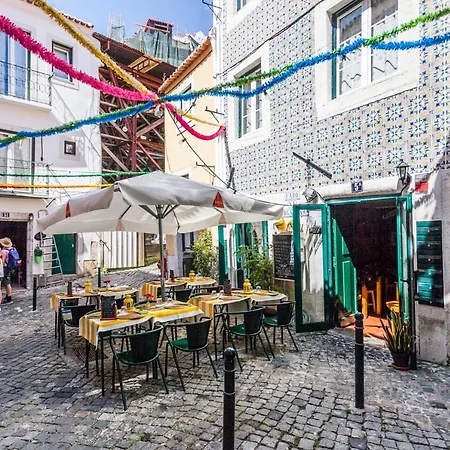 Amazing River View In Historical Lisboa Exterior foto